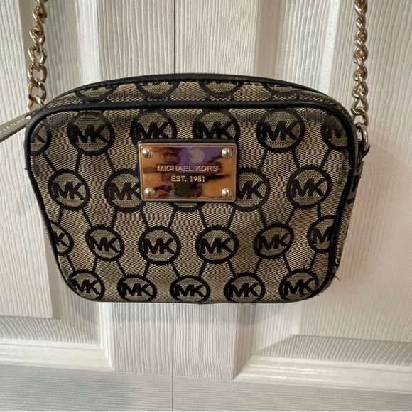 Micheal Kors Black and Tan Crossbody Bag - Picture 1 of 5